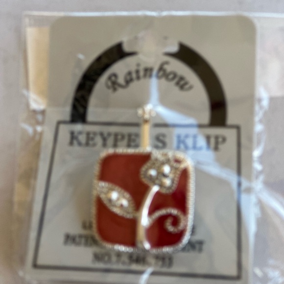 Patented Keychain Purse Hook, with a silver flower by Rainbow Keypers key chain - Picture 2 of 6